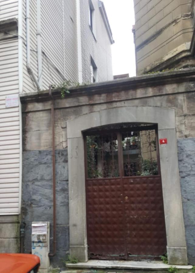 イスタンブールFor Those Who Want To Be Close To Beyoglu Istiklal Streetアパートメント エクステリア 写真